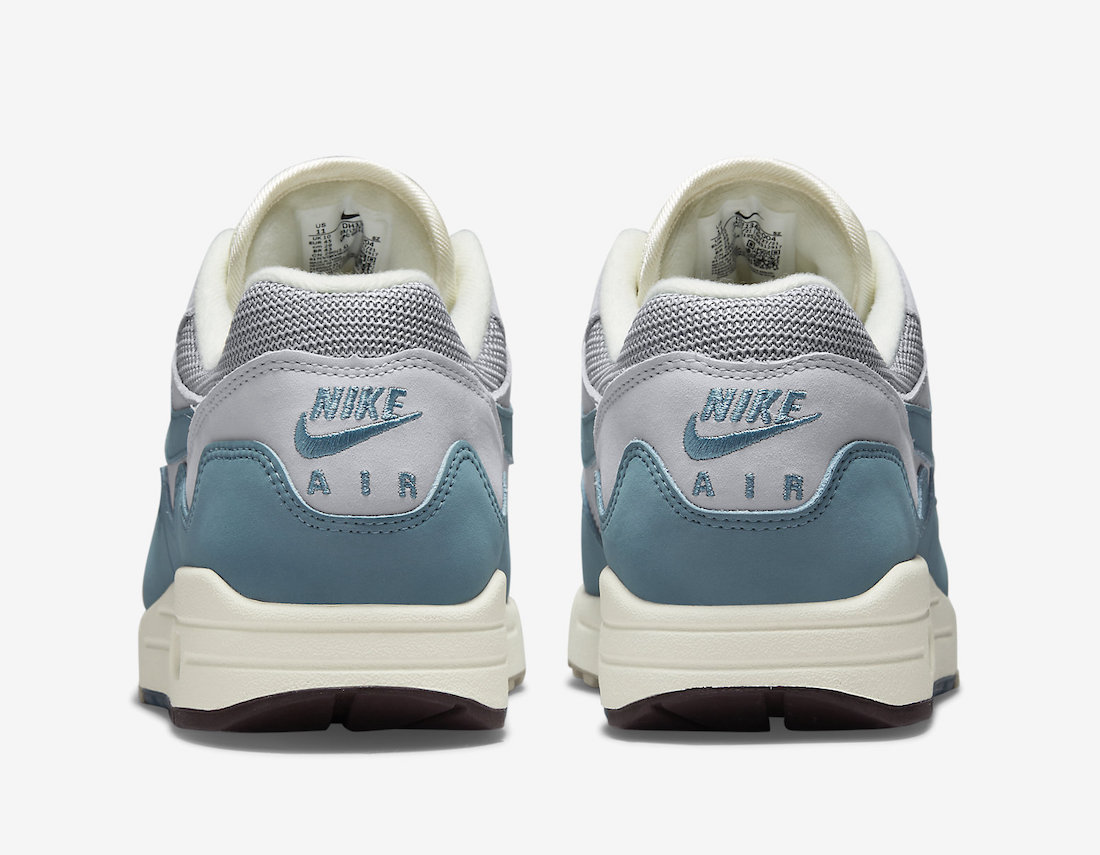 Tên thương hiệu Nike Air Max quen thuộc được xuất hiện trên gót giày