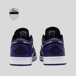 Gót giày được bảo phủ bới màu purple nổi bật cùng biểu tượng swings