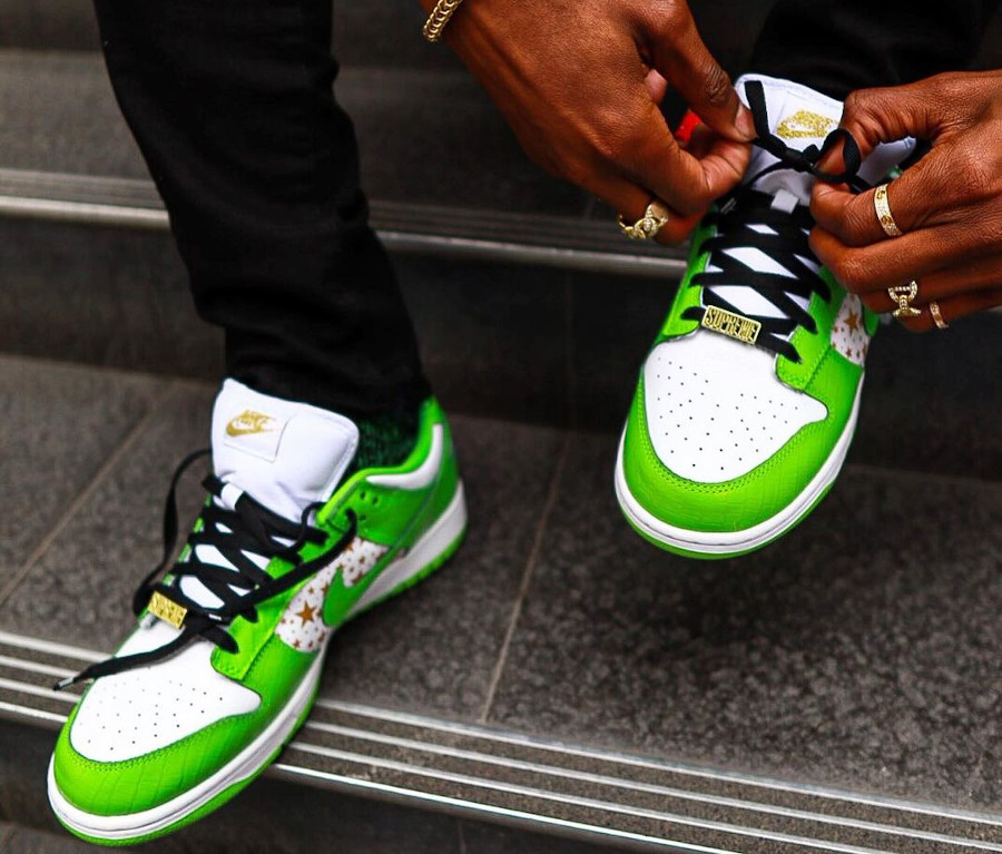 Nike SB Dunk Low Supreme Stars Mean Green nổi bật và sang trọng