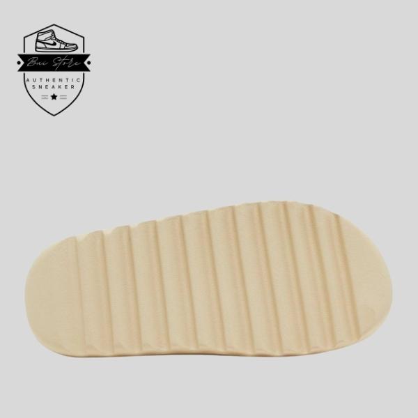adidas Yeezy Slide "Bone" với traction độc đáo