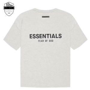 Fear of God Essentials T-shirt "Light Heather Oatmeal" với Essentials cao su màu đen được ép nhiệt sau lưng