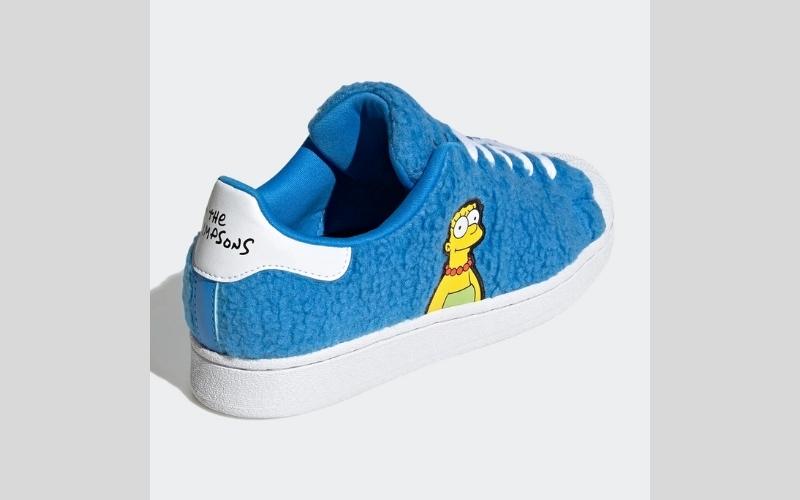 The Simpsons chiếm sóng toàn bộ đôi giày như cách nó thống trị các chương trình truyền hình