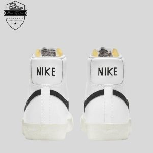 Label Nike hiện hữu rõ ràng sau gót giày