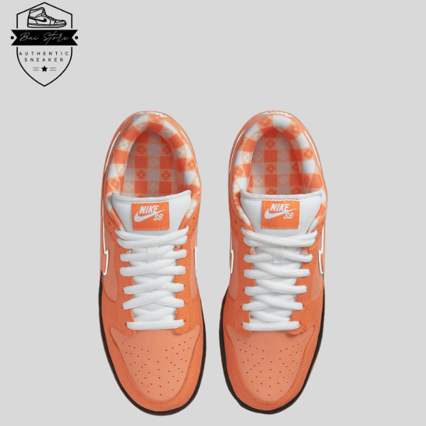 Mang tone màu cam chủ đạo toàn bộ đôi giày tạo nên nét cực nổi bật
